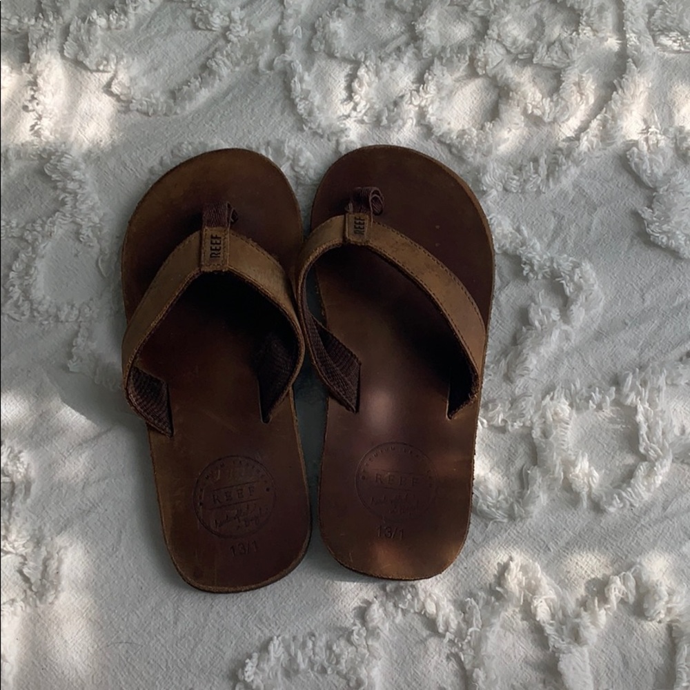 Boys brown Reef flip flops size 13
